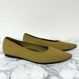 Vivaia Aria 5 pointed toe ballet flats green Woman’s Size 39 U.S Size 8